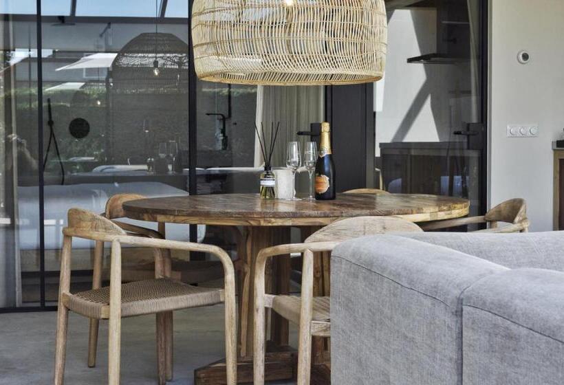 Van Heeckeren Apartments & Suites Buren