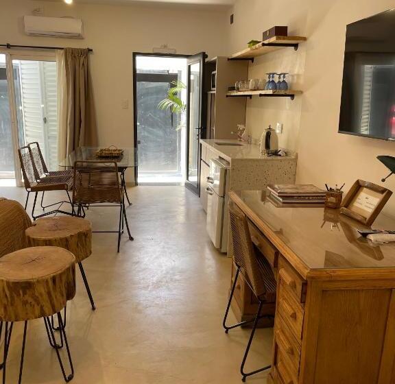 تختخواب و صبحانه Casa De Piedra Céntrica