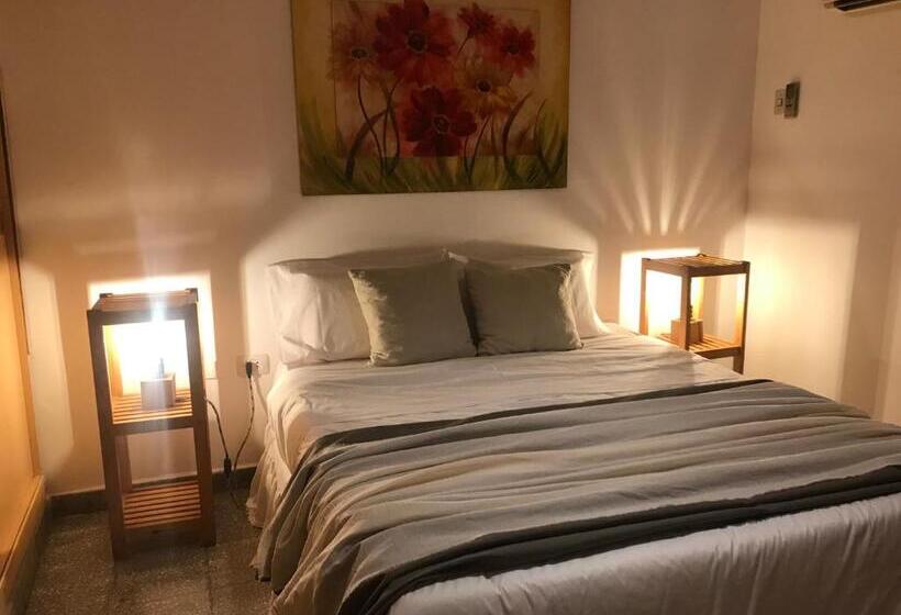 تختخواب و صبحانه Casa De Piedra Céntrica