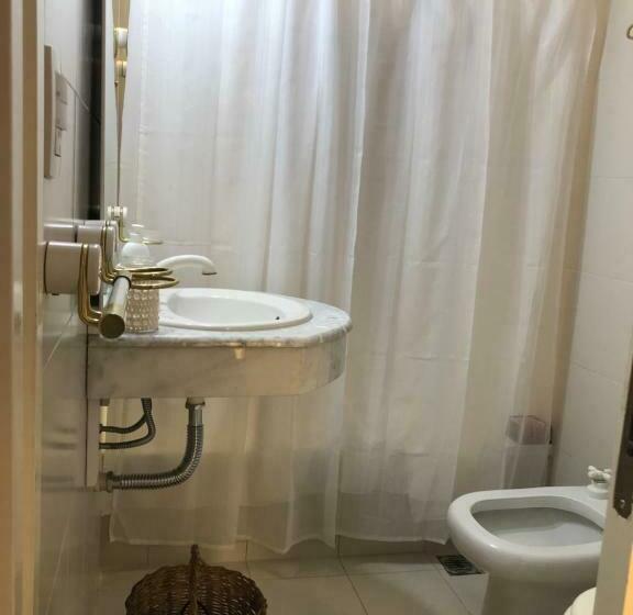 تختخواب و صبحانه Casa De Piedra Céntrica