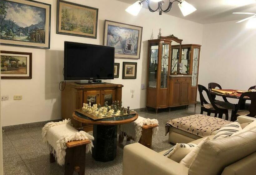 تختخواب و صبحانه Casa De Piedra Céntrica