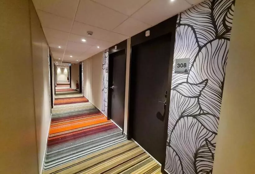 ホテル Akena Nantes Reze Aeroport