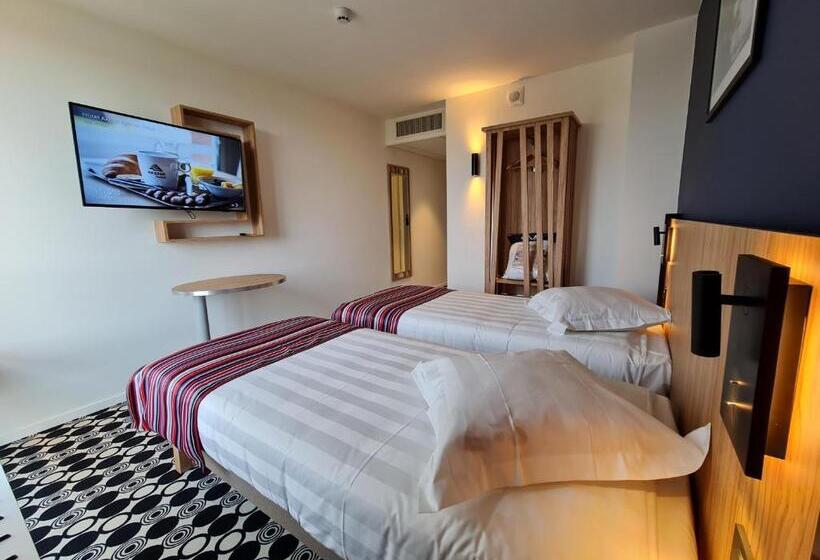 ホテル Akena Nantes Reze Aeroport