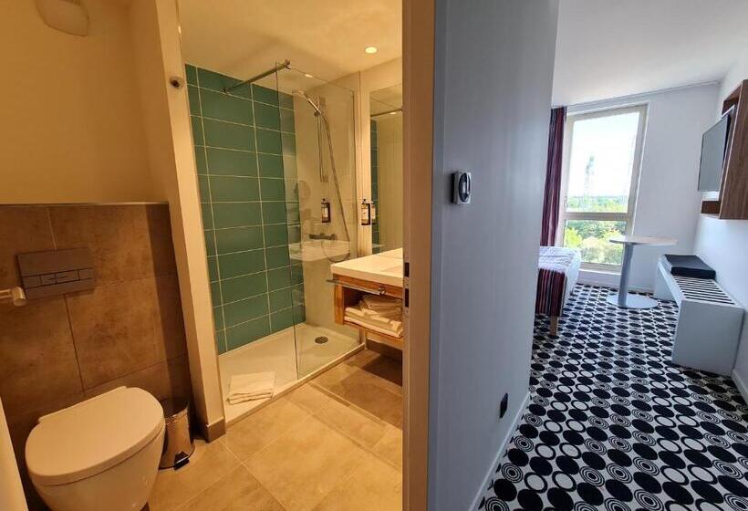 ホテル Akena Nantes Reze Aeroport