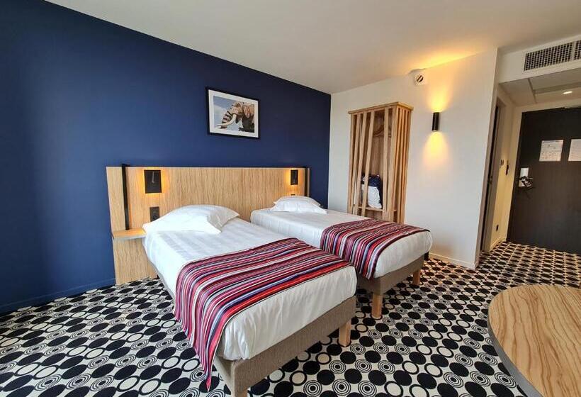 ホテル Akena Nantes Reze Aeroport