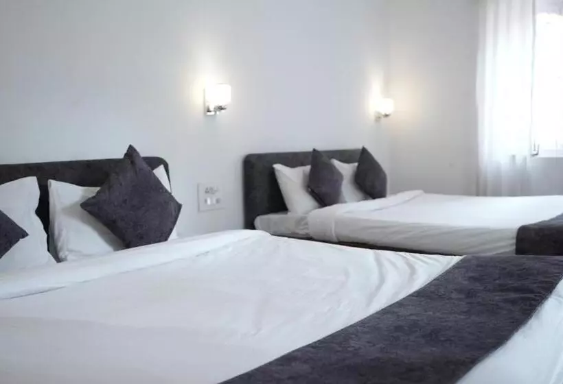 Hotelli Anjoned Hostel & Cafe