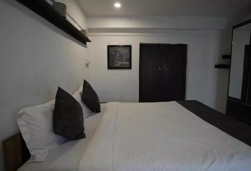 Hotelli Anjoned Hostel & Cafe