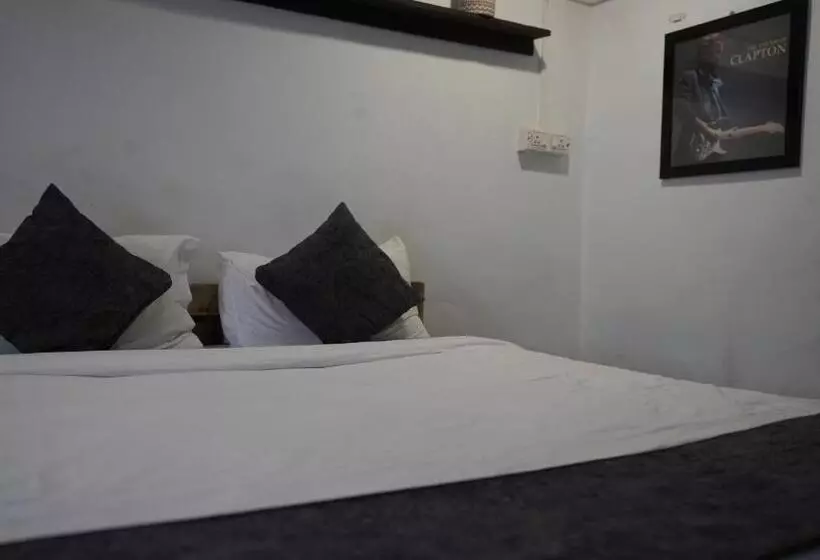 Hotelli Anjoned Hostel & Cafe