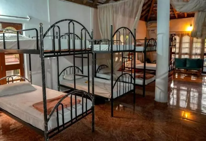 Hotelli Anjoned Hostel & Cafe