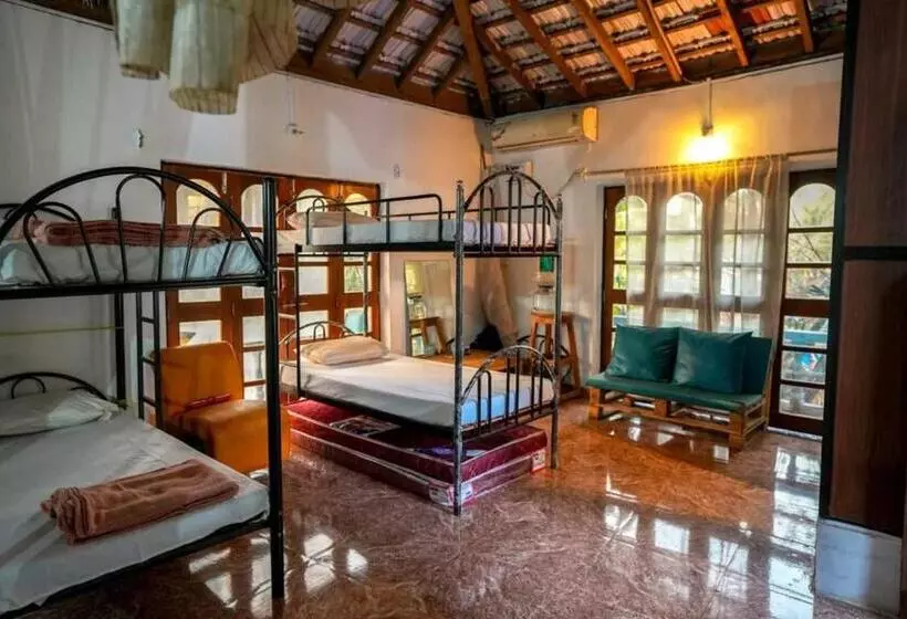 Hotelli Anjoned Hostel & Cafe