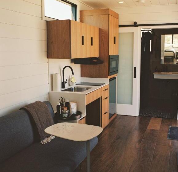 ホテル Autocamp Joshua Tree