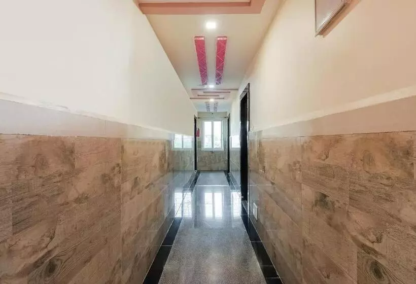 Hotelli Oyo 9930  Avs Residency