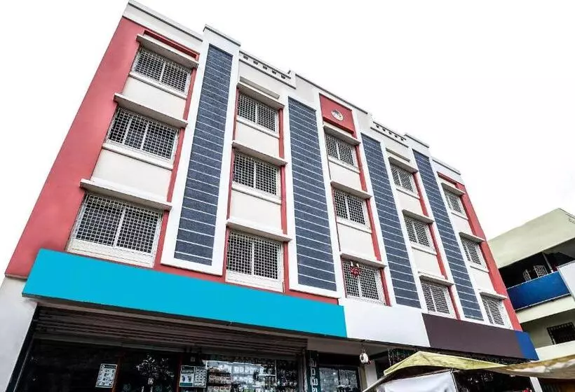 Hotelli Oyo 9930  Avs Residency