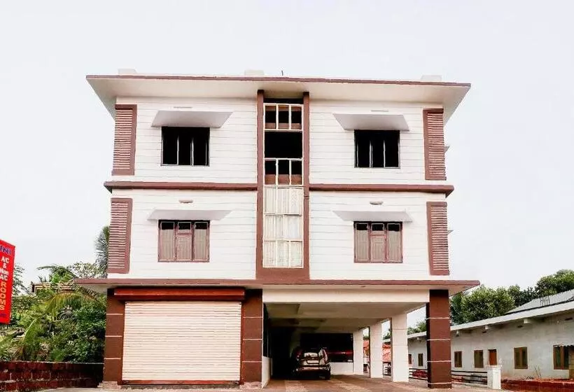 Hotelli Spot On Rohini Inn Kadampuzha