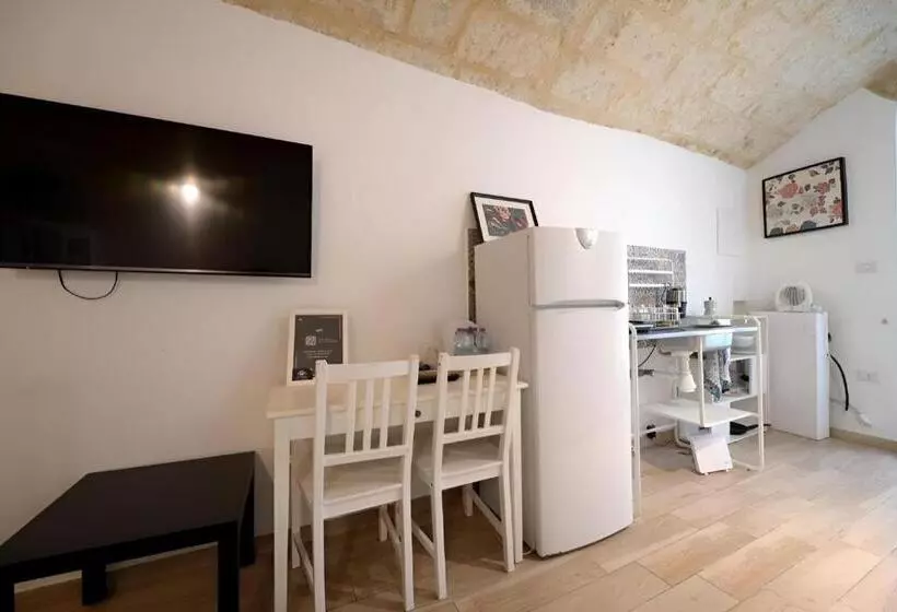 پانسیون Bari Landlord 31  Old Town Apartments With Self Check In