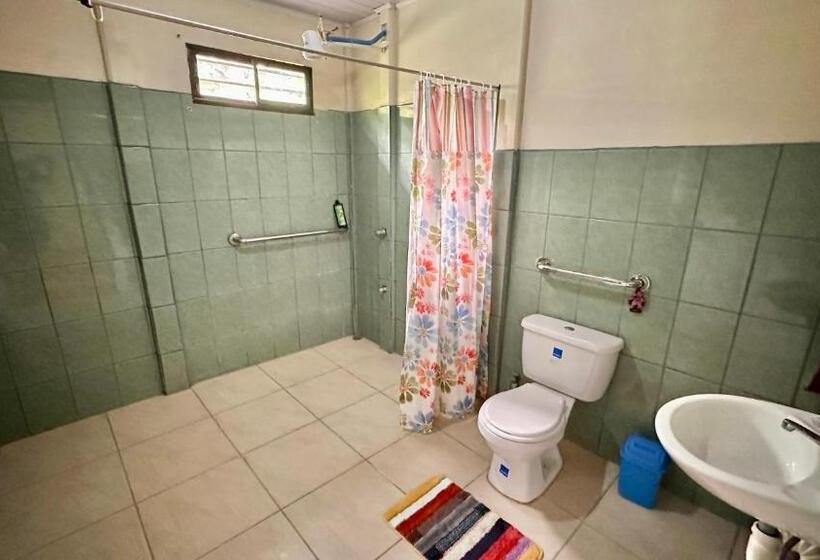 ペンション El Manantial De Corcovado