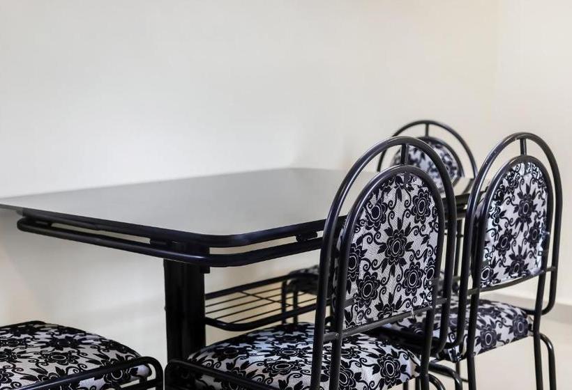 Pensão Oyo Home 81707 Elegant 1bhk Varca