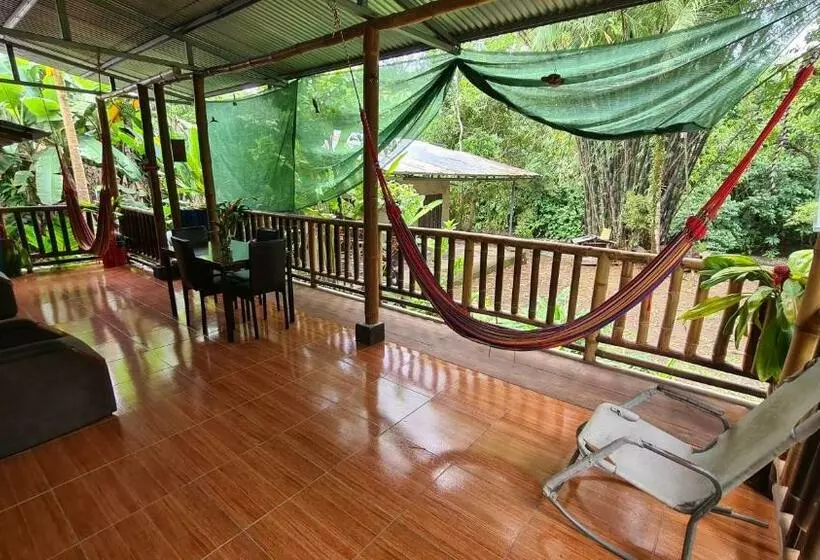 ペンション El Manantial De Corcovado