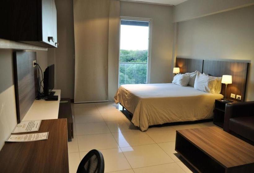 Un Cuarto De Hotel Que No Es