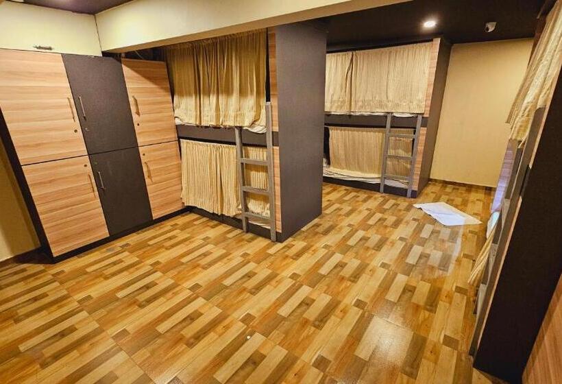 Vandrarhem Clock Inn