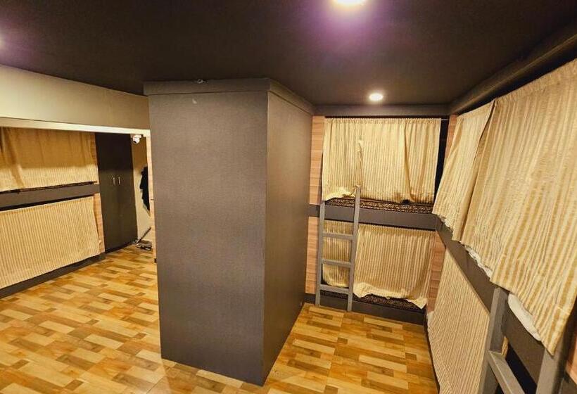 Vandrarhem Clock Inn