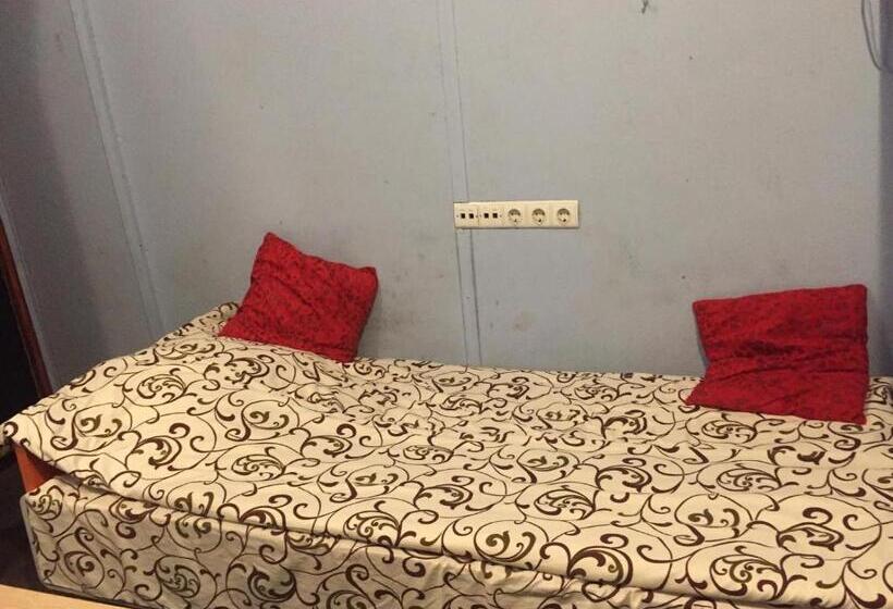 Ararat Teatralnaya Hostel Kyiv