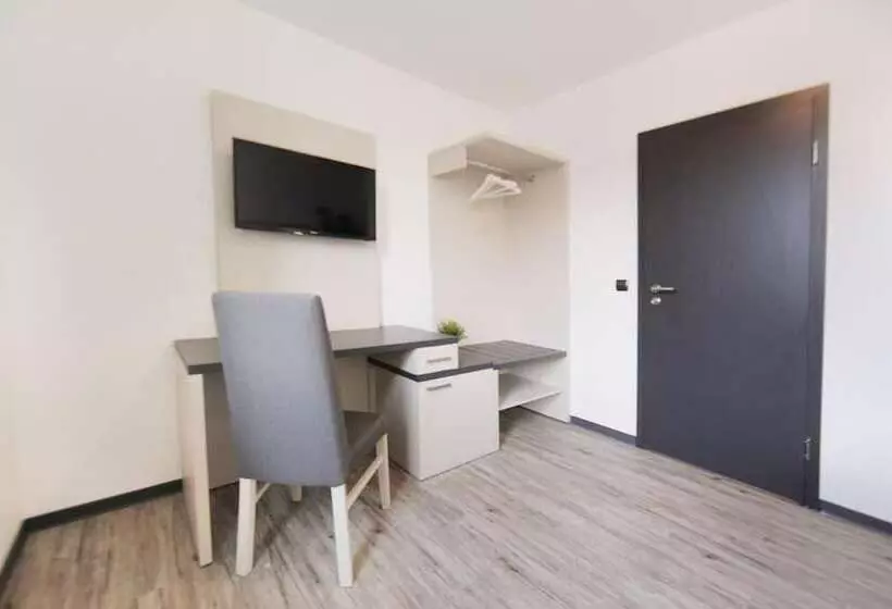 تختخواب و صبحانه Bp24 Hotel Eschweiler