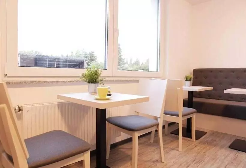 تختخواب و صبحانه Bp24 Hotel Eschweiler