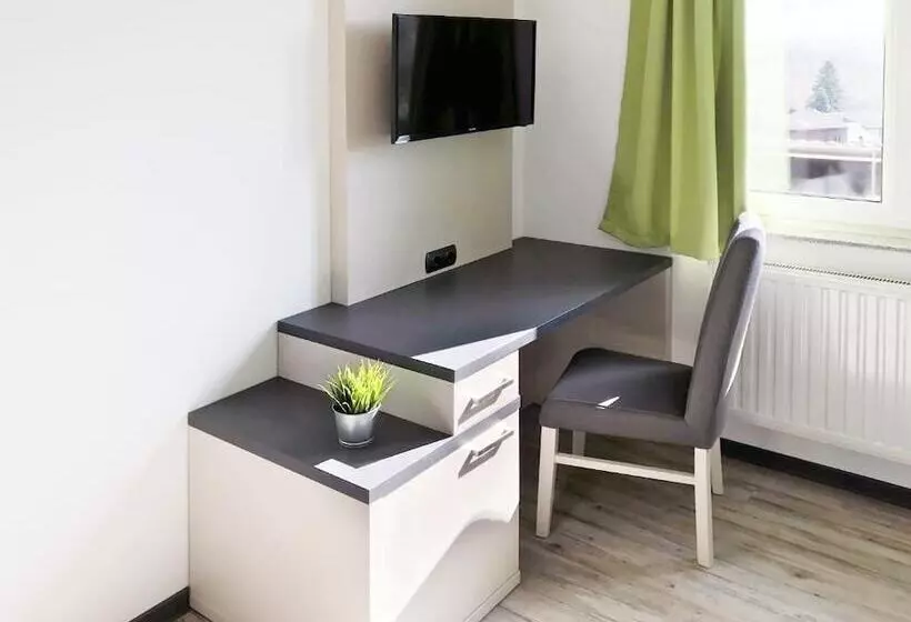 تختخواب و صبحانه Bp24 Hotel Eschweiler