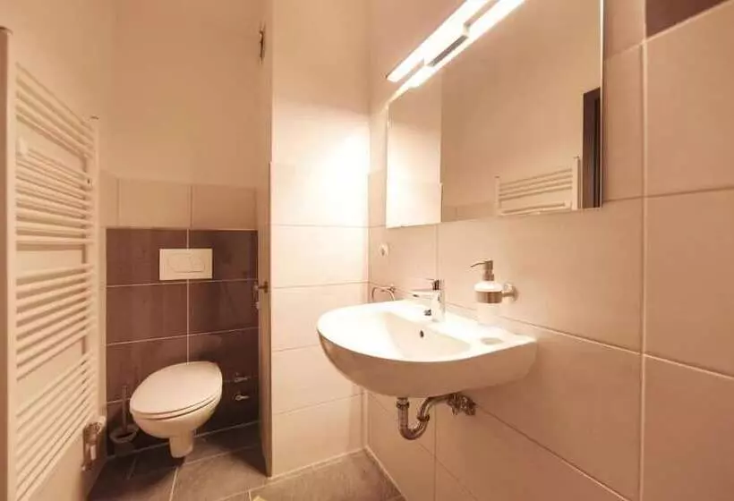 تختخواب و صبحانه Bp24 Hotel Eschweiler