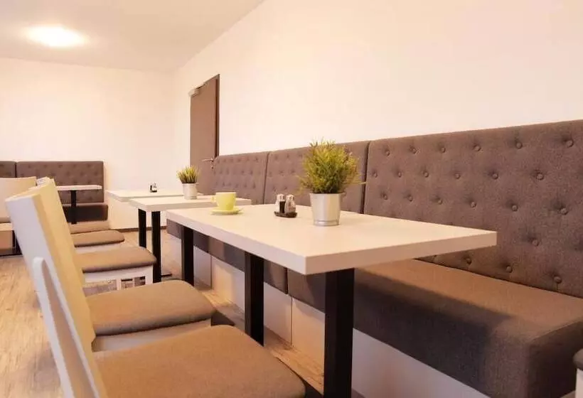 تختخواب و صبحانه Bp24 Hotel Eschweiler