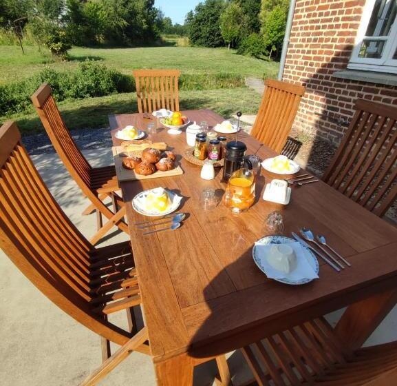 Nocleg ze śniadaniem Le Moulin Sainte Marie, Chambres D Hôtes Et Gîte