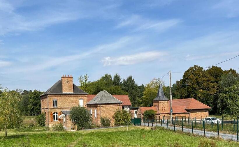 Nocleg ze śniadaniem Le Moulin Sainte Marie, Chambres D Hôtes Et Gîte