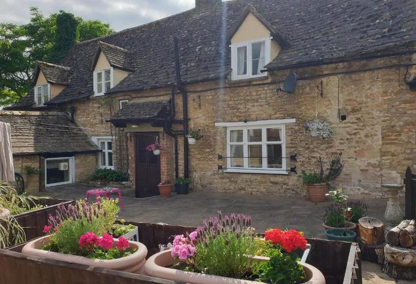 مبيت وإفطار The Horse And Panniers Guest House