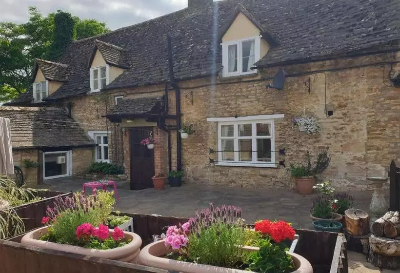 Aamiaismajoitus (B&B) The Horse And Panniers Guest House