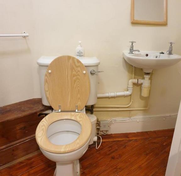 مبيت وإفطار The Horse And Panniers Guest House