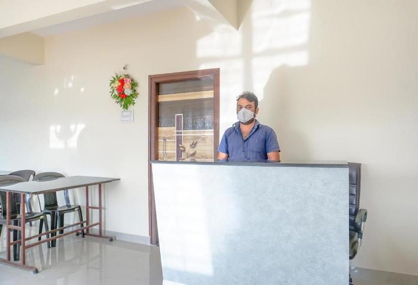 酒店 Oyo 81616 Omkar Executive