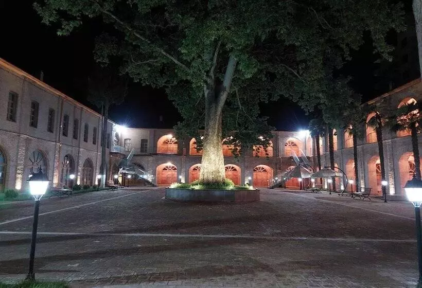 هتل Shah Abbas Karvansaray