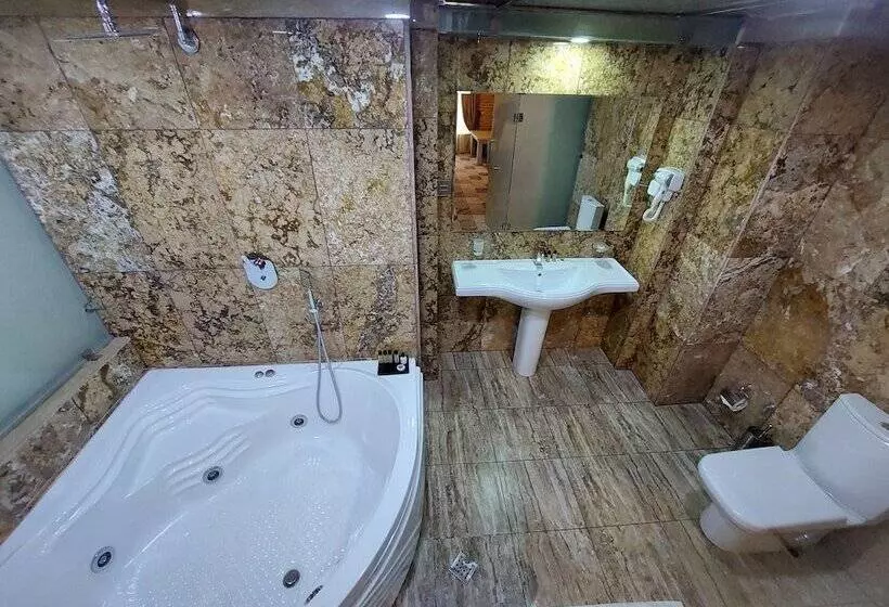هتل Shah Abbas Karvansaray