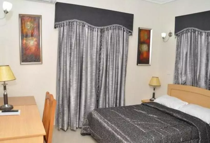 Majatalo Room In Apartment   Auris Court   Economy