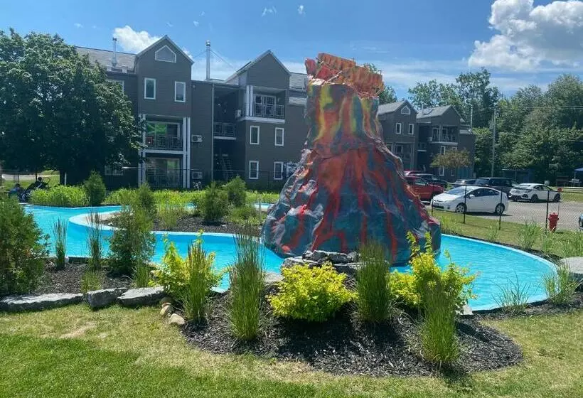 Condo 2 Chambres Avec Parc Aquatique!