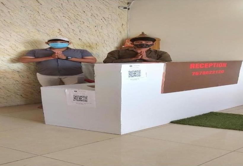 Oyo 80749 Hotel The Glory Palace