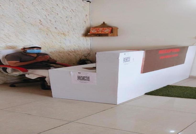 Oyo 80749 Hotel The Glory Palace