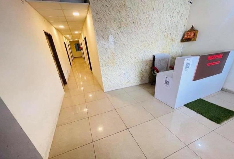 Oyo 80749 Hotel The Glory Palace