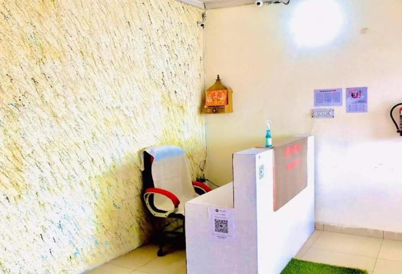 Oyo 80749 Hotel The Glory Palace