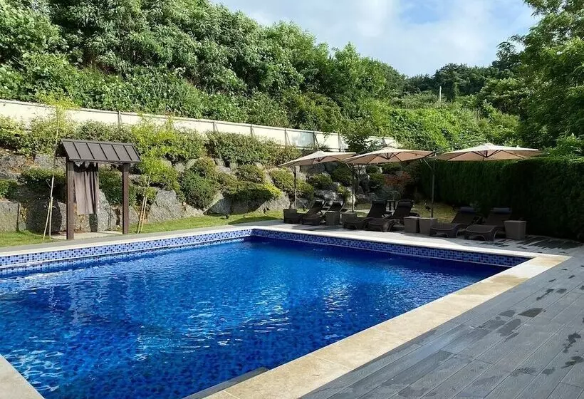 Tomonoya Hotel & Ryokan Daecheon