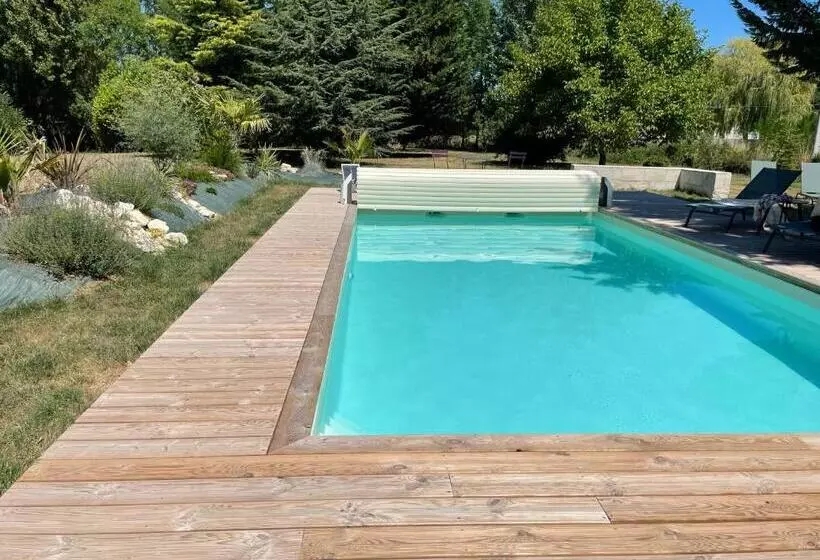 Aamiaismajoitus (B&B) Chambres D Hôtes Avec Piscine Et Spa La Folière Saumur