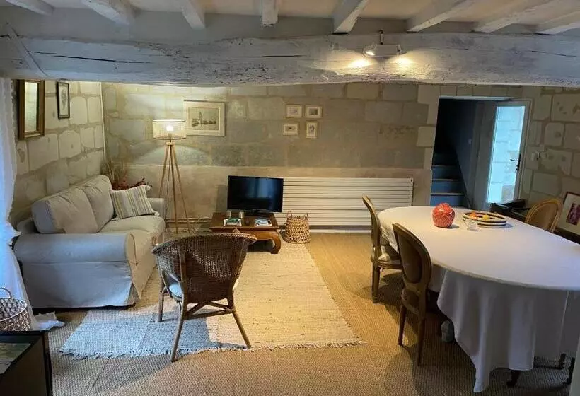 Aamiaismajoitus (B&B) Chambres D Hôtes Avec Piscine Et Spa La Folière Saumur