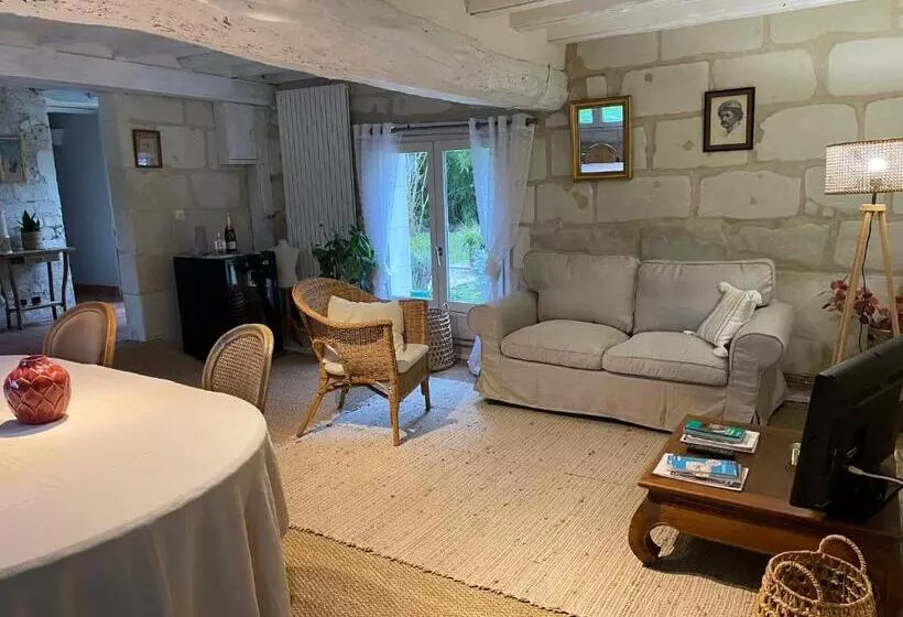 Aamiaismajoitus (B&B) Chambres D Hôtes Avec Piscine Et Spa La Folière Saumur