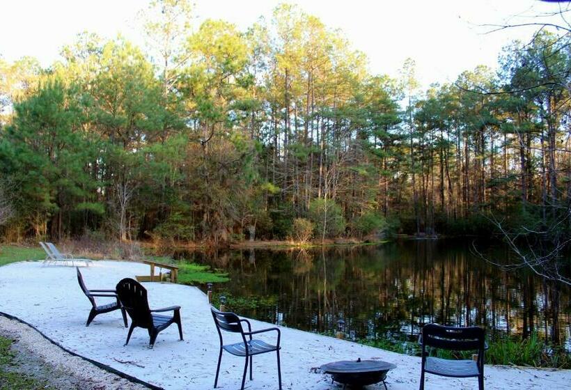 مبيت وإفطار The Meadow Cabin